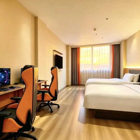 Jingfang E-Sports Hotel (Kaijiang Qiaoxing Central Shopping Center)