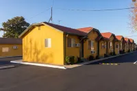 Oak Motel Modesto CA - Parking
