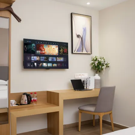 U-Hotel (Shenzhen Fuyong Metro Station)