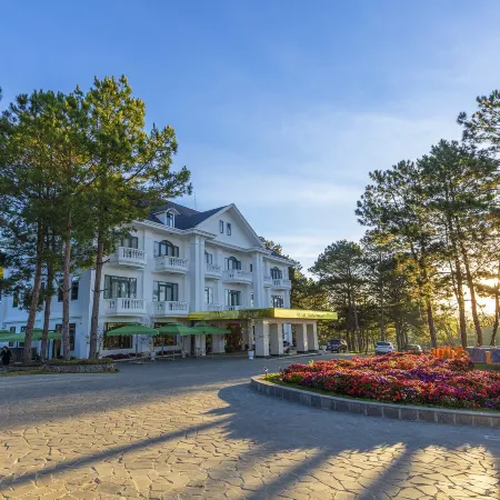 Rừng Lá Kim Resort