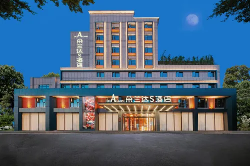 Dolanda S Hotel (South Lake Square Branch) - parking