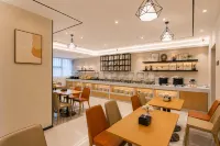 City Comfort Inn Hotel (Wuzhou Taiyang Plaza municipal government ) - 3-Star