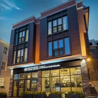 Royan Hotel Hagia Sophia Istanbul, Radisson Individuals Hotels near Harem Iskelesi
