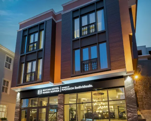 Royan Hotel Hagia Sophia Istanbul, Radisson Individuals Hotels near Harem Iskelesi