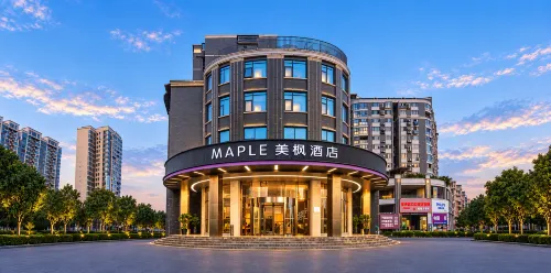 MAPLE Hotel - parking