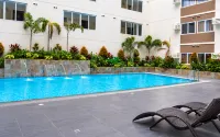 Cozy Suite with Private Patio near NUVALI - Pools