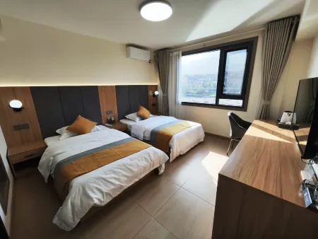 Tianquan Ring Express Hotel Отели рядом с достопримечательностью «Red Army Long Memorial Hall»