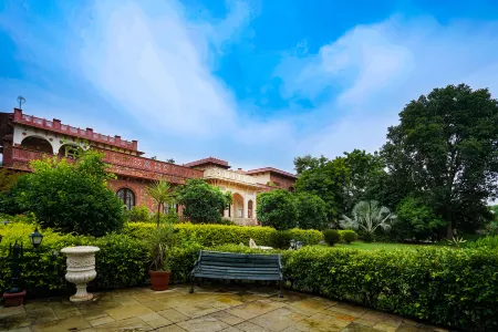 Khas Bagh Отели рядом с достопримечательностью «Sheesh Mahal»