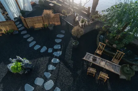 Pingle Ancient Town Qingniao 43 Chinese Inn Отели рядом с достопримечательностью «Pingle Ancient Town»