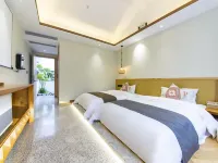 Xianting Xiaozhu Hotel (Leshan High speed Railway Station Shihao Square Branch) Hotels near Leshan Railway Station