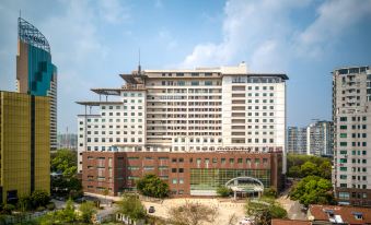 Zhongtian Phoenix Hotel (Changzhou Dinosaur Park Global Harbor) - Housity