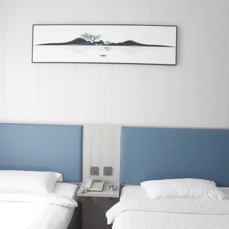 Home Inn Huayi Collection Hotel (Liaoyang Baita Railway Station)