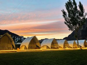 Yeshe Light Luxury Tent Campground (Ye Sanpo Bailixia Scenic Area)