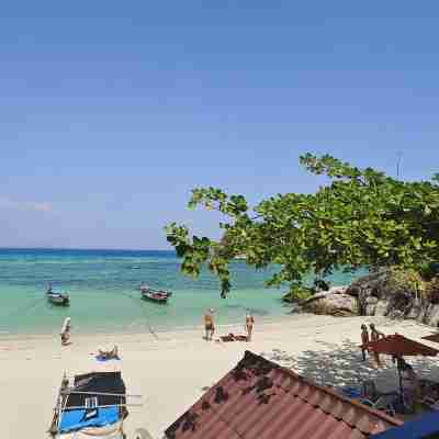 Lipe Sunrise Beach House Hotel Exterior