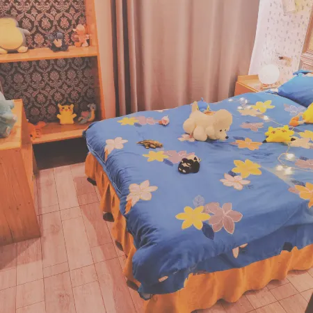 Caihong Zhijia Homestay (Lanhua Square)