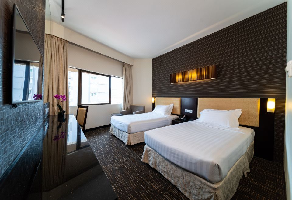 Hotel Royal @ QueensOver view