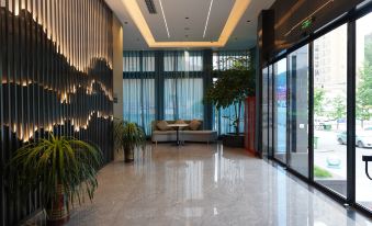 GreenTree Inn Hotel (Zunobligation Chuanbaoyuan City Plaza Branch)