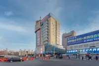 HanTing Hotel (Wafangdian Railway Station) - parking