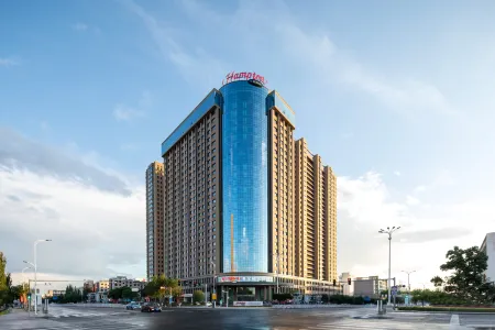 Hampton by Hilton Tongliao Отели рядом со станцией Tongliao Railway Station