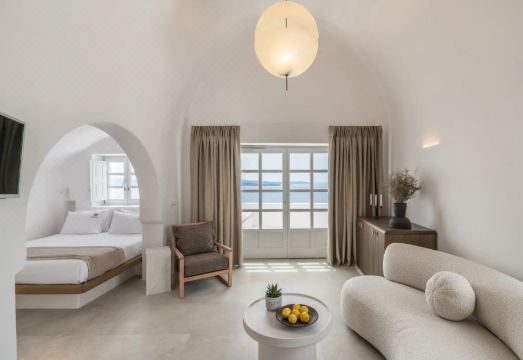 아스파키 바이 아트 마종스의 지중해식 건물 외관