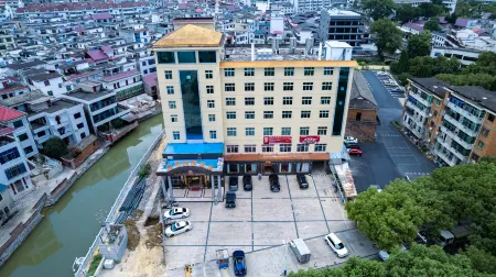 Jiang Jun Zhou Ji Hotel Отели рядом с достопримечательностью «Mao Zedong Former Residence (Northwest to Sanwan Travel Shopping Center)»
