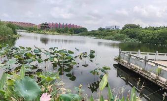 Lotus Garden (Tongling College Branch)