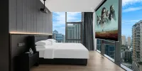 Xiyada Hotel (Chongqing Guanyinqiao Pedestrian Street Jiu Street Branch) - Roosevelt - 180° Scenic Projection Bathtub Suite