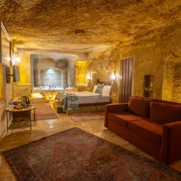 Tale Cave Inn
