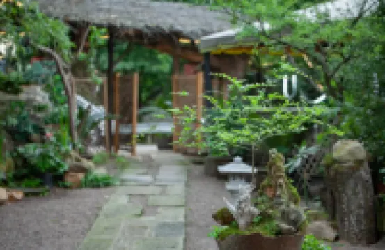 Longquan Hotel and Homestay