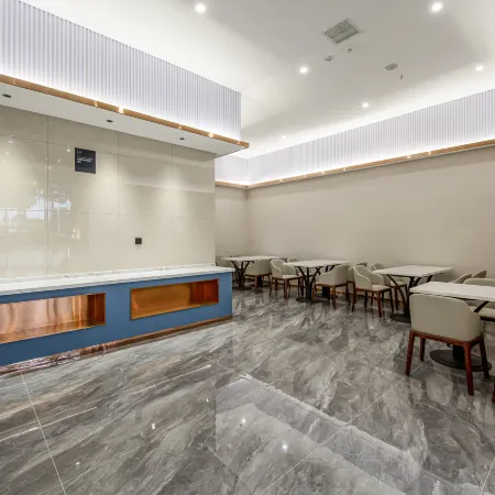 Elong Anyun Hotel (Juancheng Bus Station People's Square)