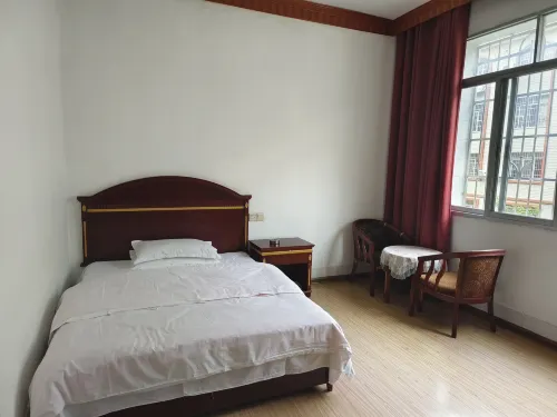 Fengshan Shunfa Hotel Hotels in Fengshan