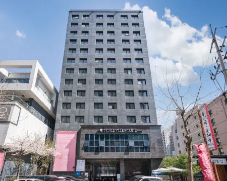 โฮเทล เวลลา สวีท ซูวอน โรงแรมในซูว็อน