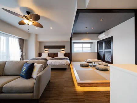 Aqua Palace Chatan by Coldio Premium Отели рядом с достопримечательностью «Американская деревня»