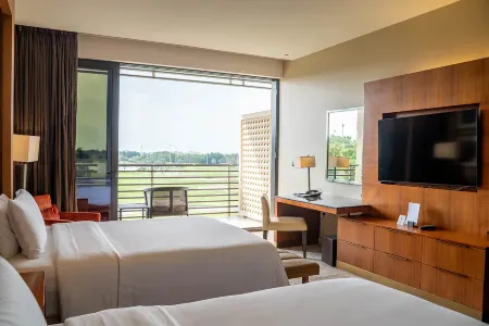 VOGO Abu Dhabi Golf Resort & Spa formerly Westin Abu Dhabi Golf Resort & Spa Отели рядом с достопримечательностью «Мечеть шейха Зайда»