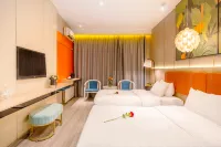 Railway Business Hotel (xinyang Railway Station Branch)