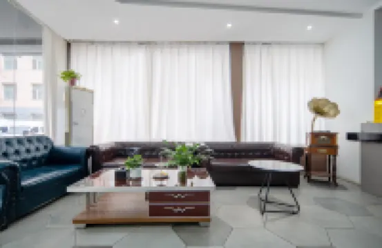 Home Inn Ruibai Cloud Hotel (Shijiazhuang Railway Station Huihua College Branch)