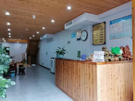 Chishuimu Elegant Restaurant Diaojiaolou Inn Отели рядом с достопримечательностью «Chishui Danxia Tourist Area Buddha Light Rock»