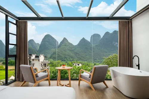 Shijian Homestay (Yangshuo Yulong River Qiangu Scene District Store)