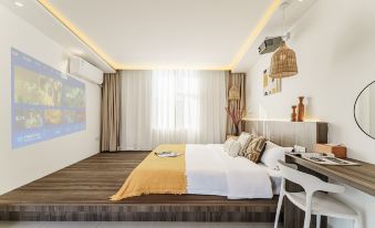 Xiamen Banxia Time Homestay (Zengcuo'an Huandao Beach Bathhouse Store)