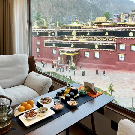 Minshan Xingzhe Muxin Wangqinda Hotel (Dege Yinjing Yuan Branch)