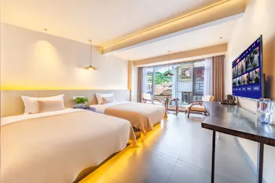 Light haze sparse rain house homestay Hotels in Zhenyuan