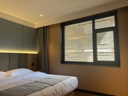 Jintengge Smart Hotel (Beijing Normal University Jishuitan Subway Station) Отели рядом с достопримечательностью «Beijing University of Posts and Telecommunications»