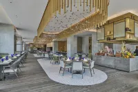 DoubleTree by Hilton Shenzhen Airport Residences