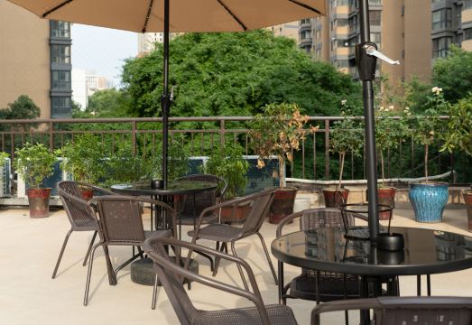 4. 이롱 R.윤 호..