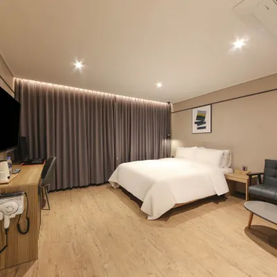 HOUND HOTEL sasang Hotels near Jeonggongdan