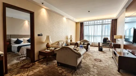 Zhongfei Grand Skylight Hotel Отели рядом с достопримечательностью «Xi'an Aeronautical Polytechnic Institute»