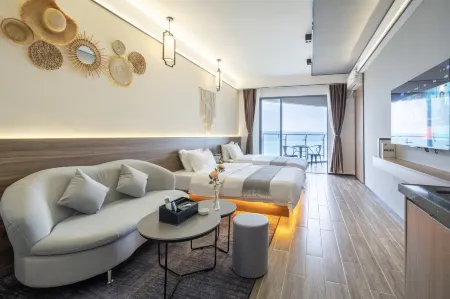 Hiyaton Hotel Отели рядом с достопримечательностью «Shili Yintan (Shili Silver Beach)»