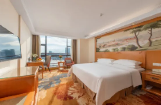 Vienna Hotel (Changlong Dashi River Garden Store in Panyu, Guangzhou) Hotels near Yanjiang Road Pub Street