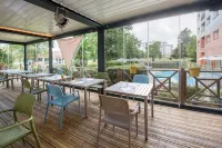 Clarion Aparthotel Toulouse Le Parc de l’Escale Hotels near Stade Michel Bendichou
