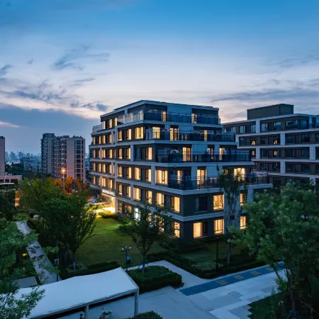 World Hotel (Jinan Century Avenue Wanda Plaza Baoshan Metro Station Branch)